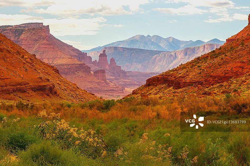 犹他州摩押附近的渔夫塔图片素材