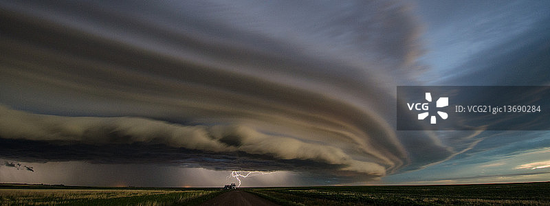 2013年6月24日萨斯喀彻温省的暴风雨图片素材