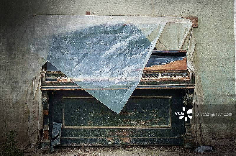 再见忧伤....再见我的爱....图片素材