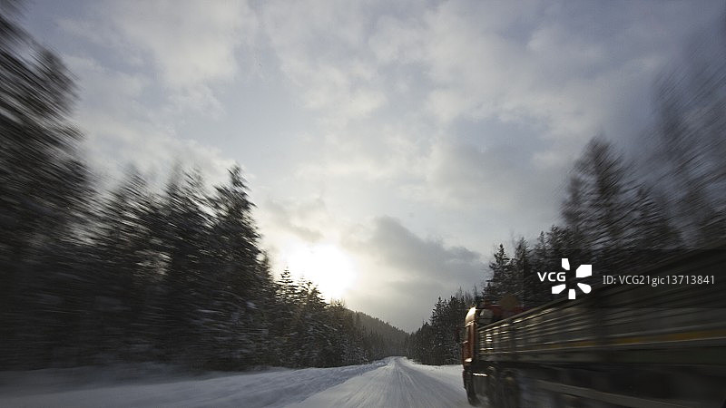 长腿爸爸图片素材