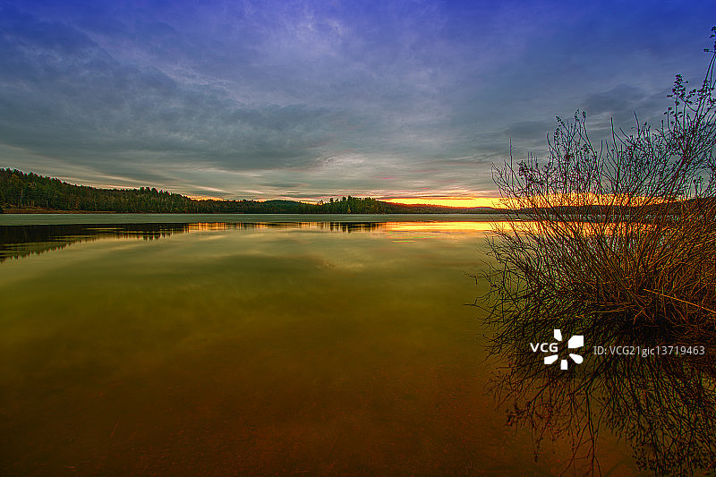 阿冈昆的日出图片素材