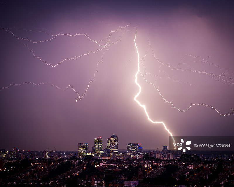 金丝雀码头的闪电图片素材