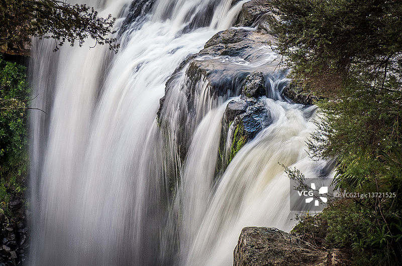 彩虹瀑布图片素材