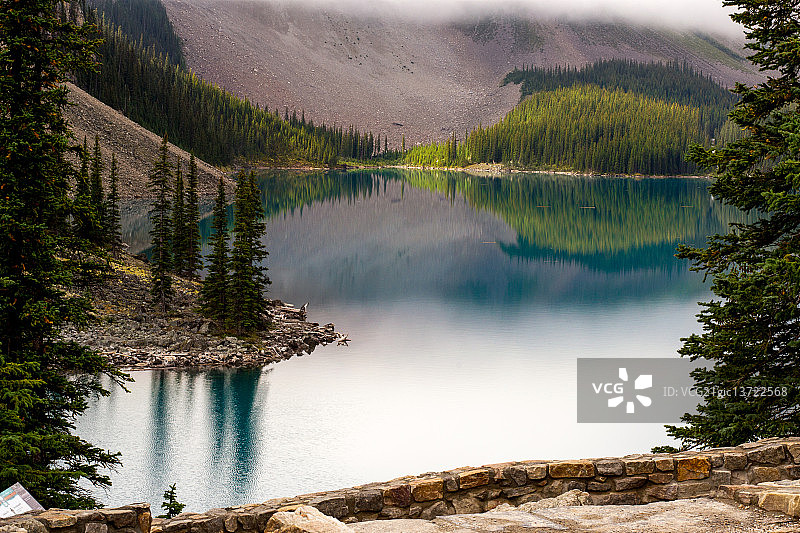 阿尔伯塔省梦莲湖图片素材