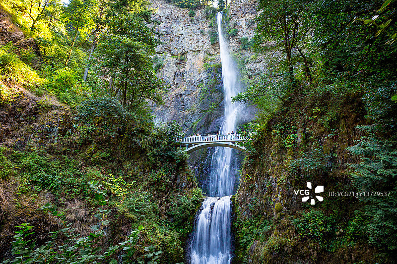 俄勒冈州 Multnomah 瀑布图片素材