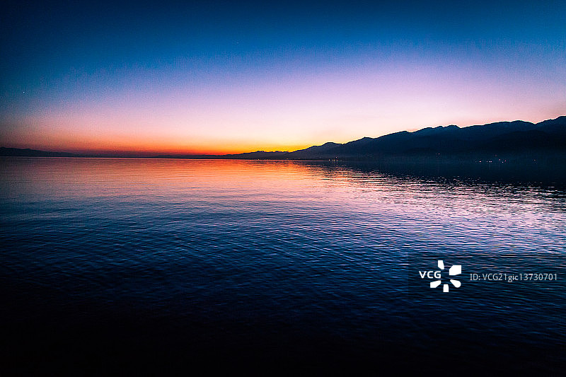 伊塞克湖之夜图片素材