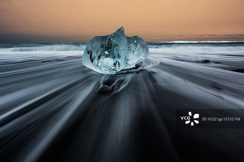 冰岛杰古沙龙冰河湖海滩冰面图片素材
