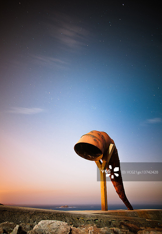 夜晚的海螺图片素材