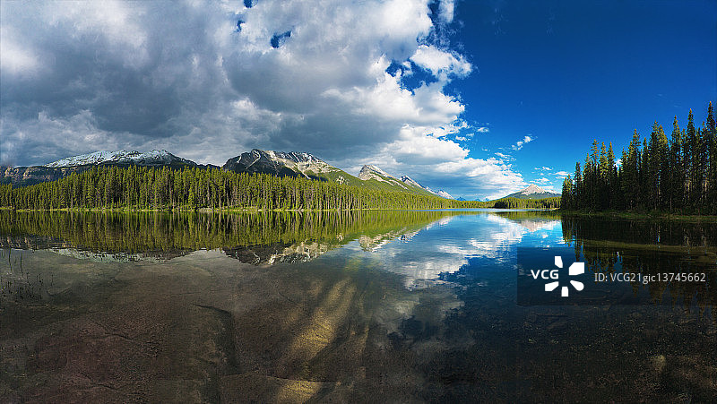 蜜月湖图片素材