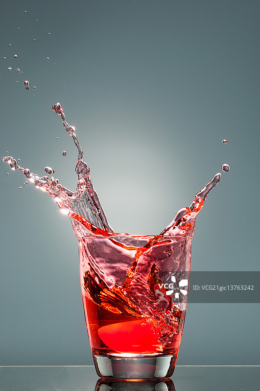 红色飞溅图片素材