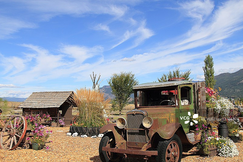 1912年的原木谷仓图片素材