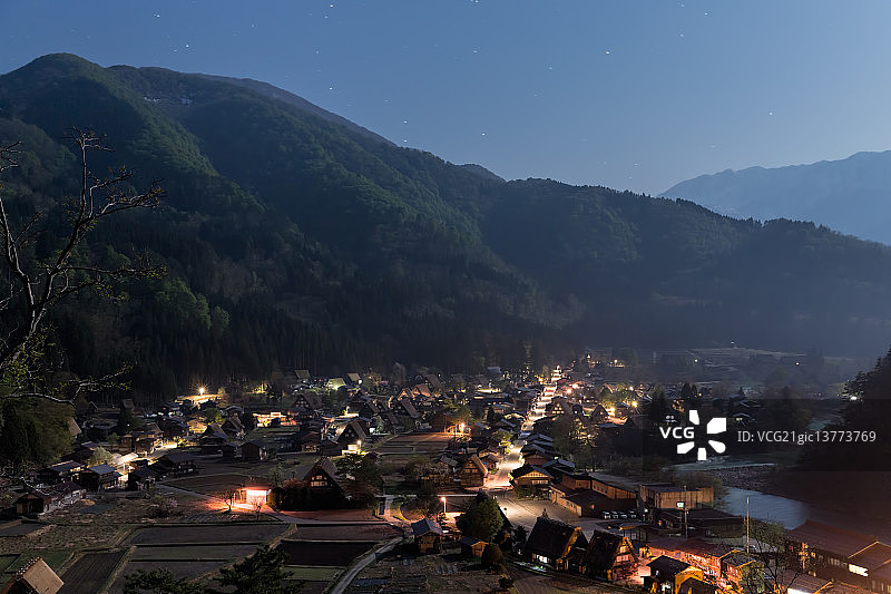 月光下的白川乡图片素材