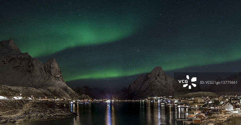 雷讷夜景图片素材