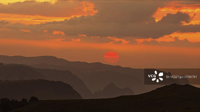 塞米恩山脉日落图片素材
