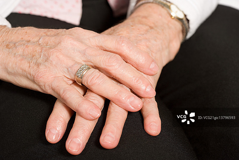 老年妇女的手图片素材