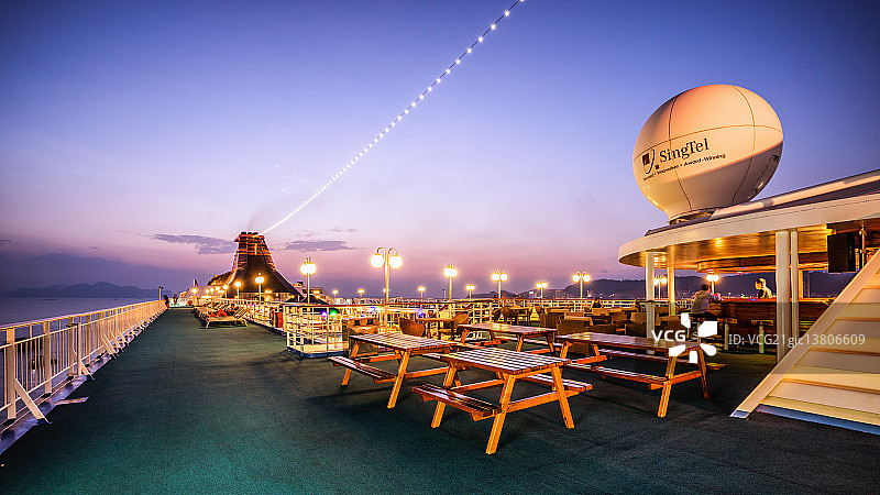 高清豪华游轮夜景图片素材