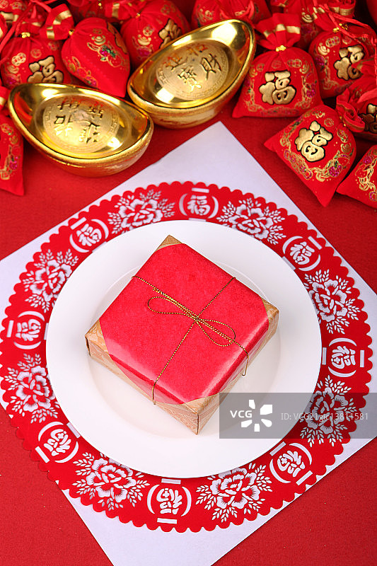 礼包,福袋和金元宝图片素材