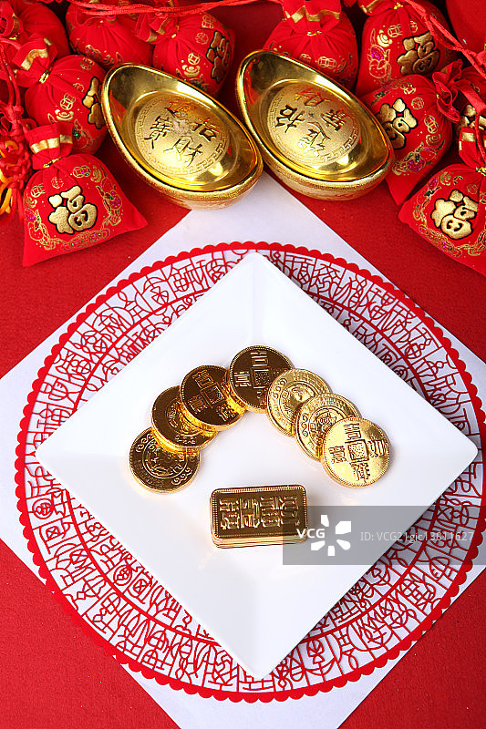 巧克力金币和金元宝图片素材