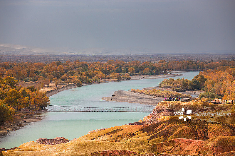 河湾森林秋色图片素材