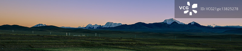 西藏岗巴县卓木玉钦，卓木玉莫雪山图片素材