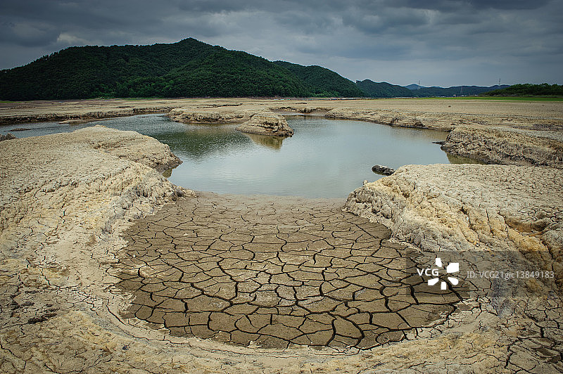 京畿道龙仁市松田水库干旱图片素材