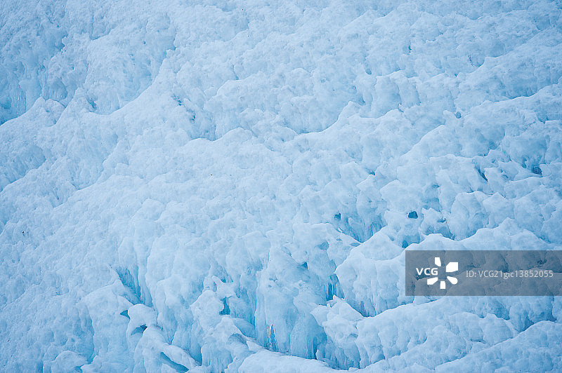 江原道麟蹄郡的攀冰活动图片素材