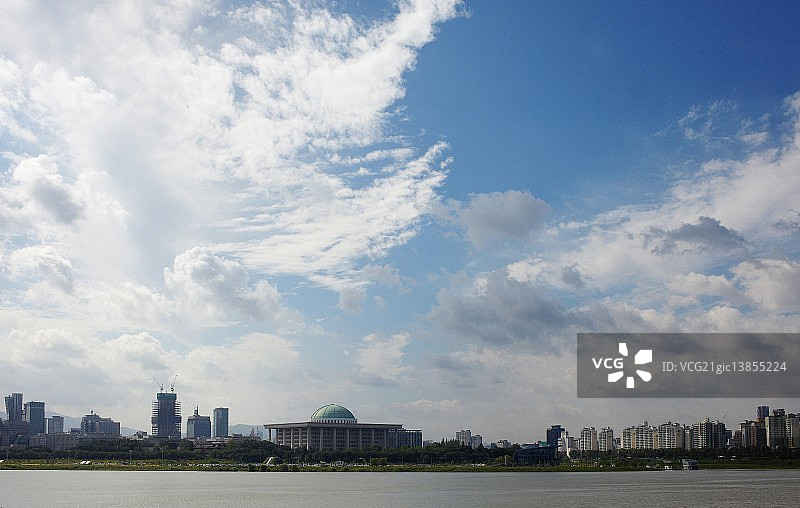 晴朗的天空，汝矣岛，国会议事堂图片素材