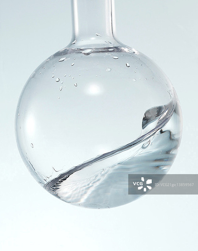 红酒杯中的水图片素材