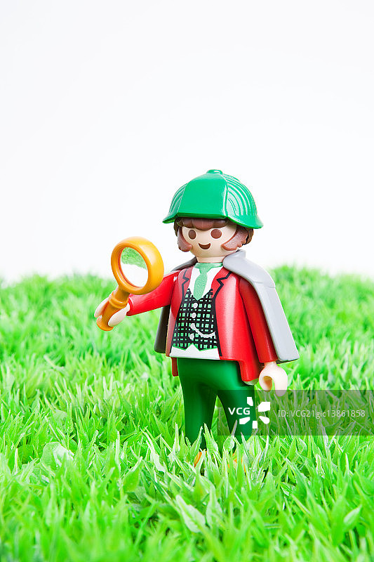 乐高与放大镜图片素材