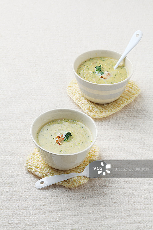 西兰花甜薯汤图片素材