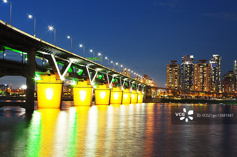 首尔江南区清潭大桥图片素材