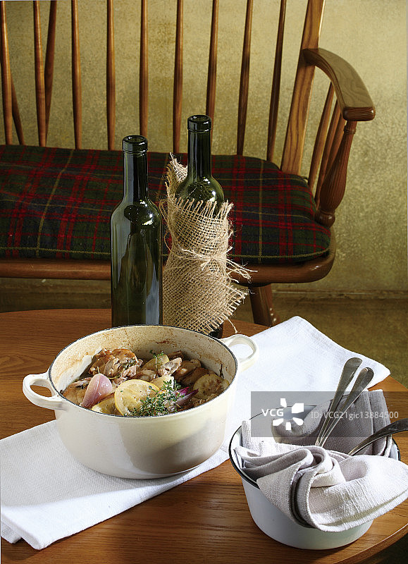 柠檬鸡肉砂锅图片素材