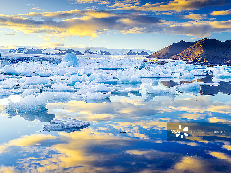 冰岛冰湖图片素材