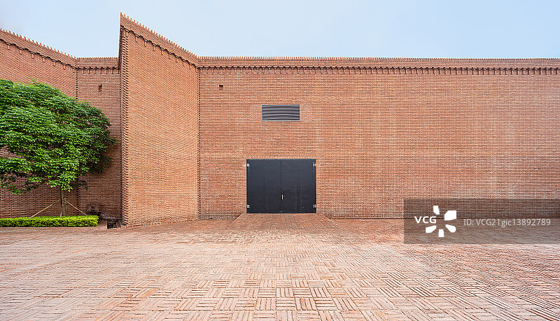 RBAM 红砖美术馆 仓库 室外停车场图片素材