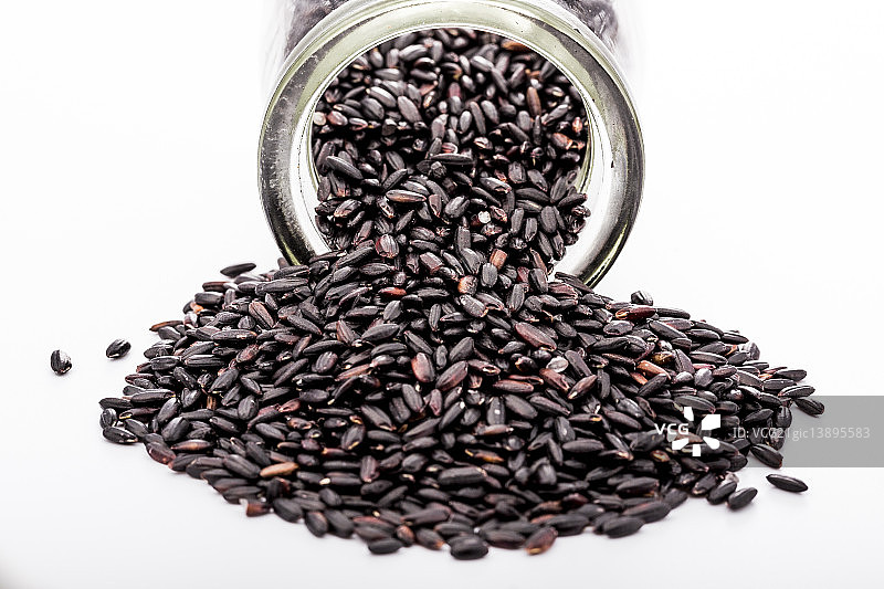 罐子中的紫米图片素材