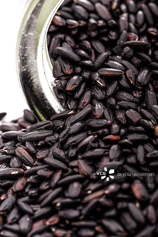 罐子中的紫米图片素材