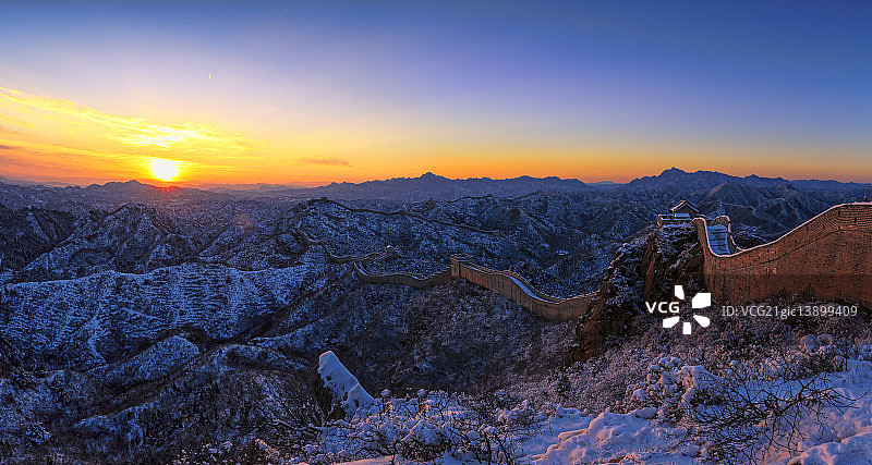 雪后金山岭长城图片素材