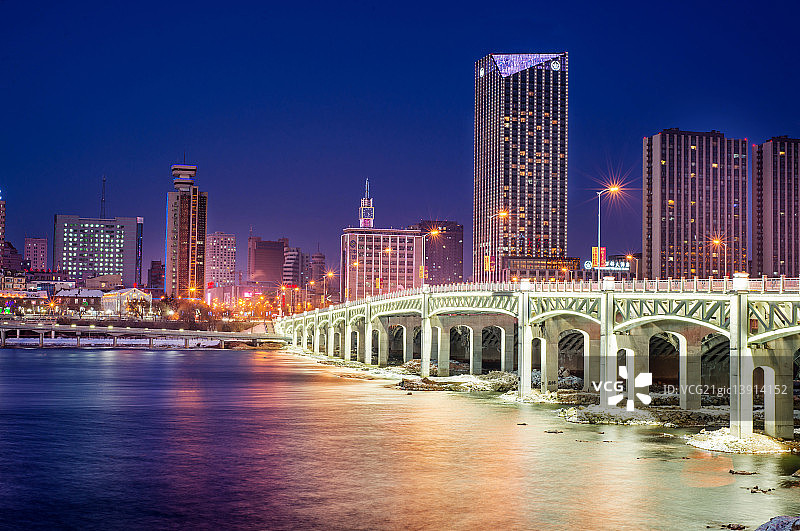 吉林市吉林大桥夜景图片素材