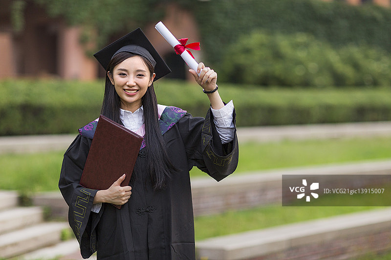 准备毕业的大学生图片素材
