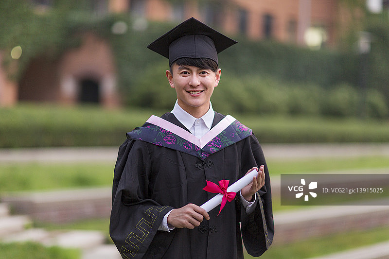 准备毕业的大学生图片素材