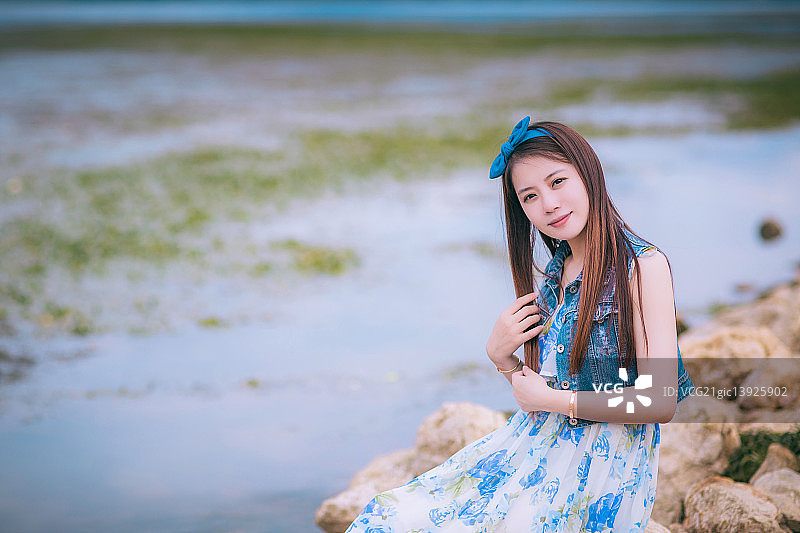 洱海边的女孩图片素材