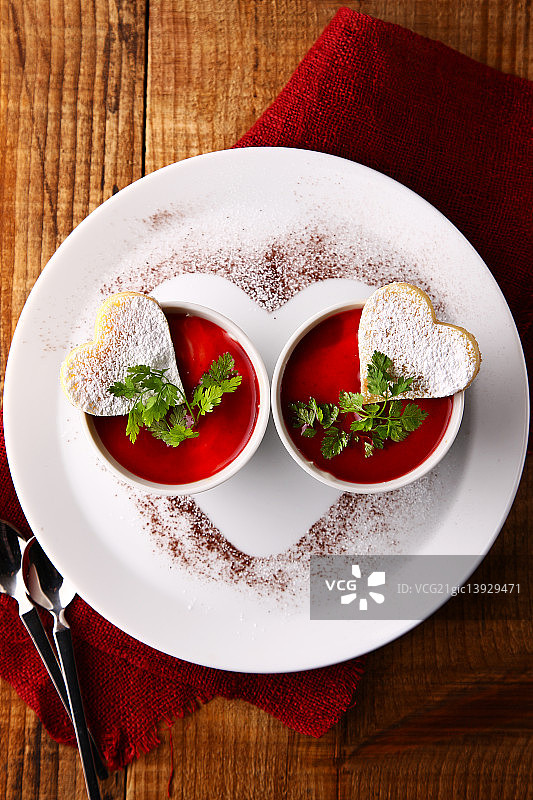 草莓慕斯图片素材