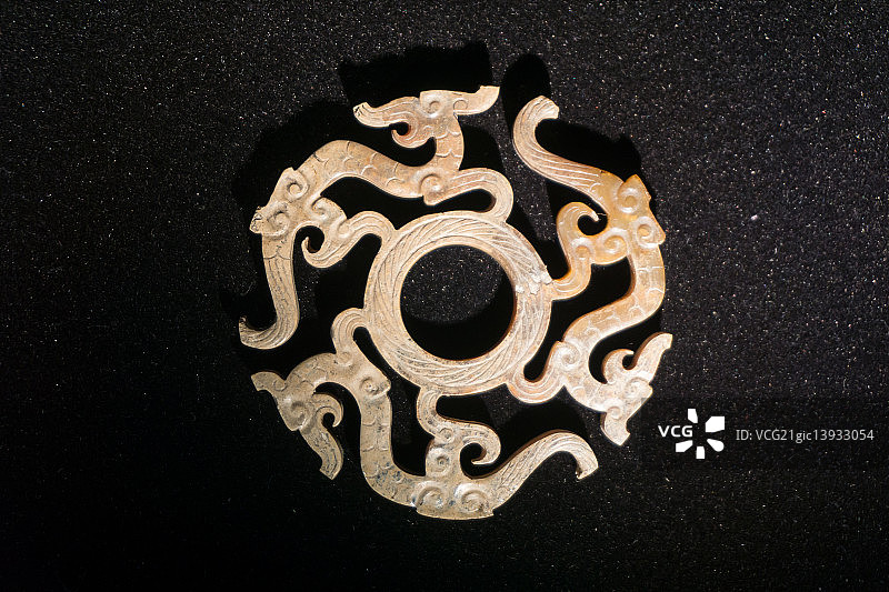 龙形玉佩图片素材