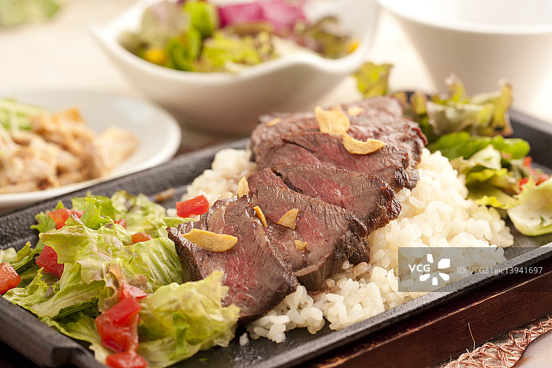铁板牛排饭图片素材
