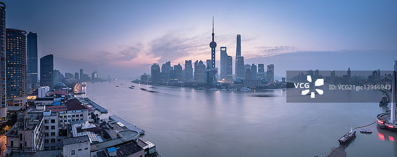 陆家嘴日出图片素材