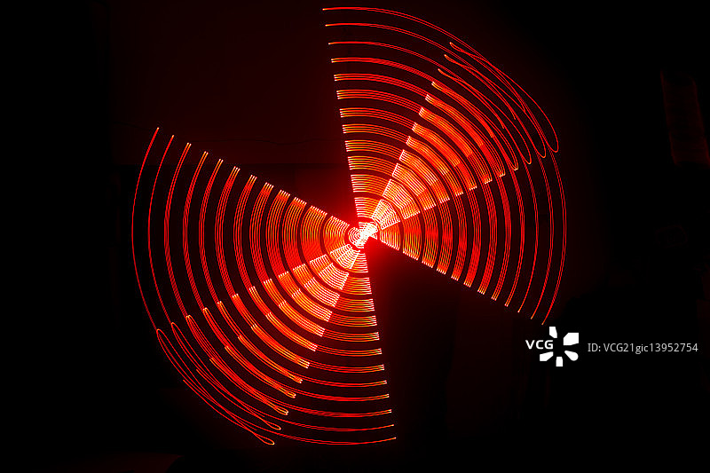 红色蝶形渐变光绘创意图片素材