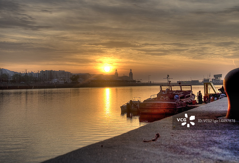 芝加哥河上的日出图片素材