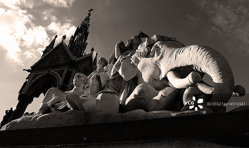 男人与大象图片素材