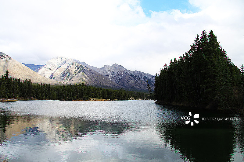 明尼万卡湖的倒影图片素材
