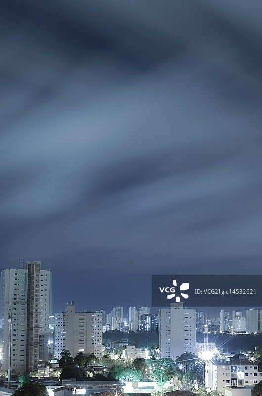 夜晚的福塔雷萨图片素材